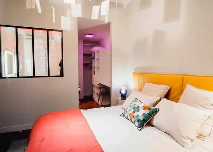 Five - Parking, Balneotherapie, Place Nationale, Un Havre De Paix