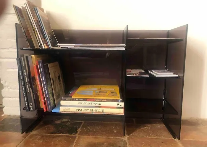 Five - Parking, Balneotherapie, Place Nationale, Un Havre De Paix