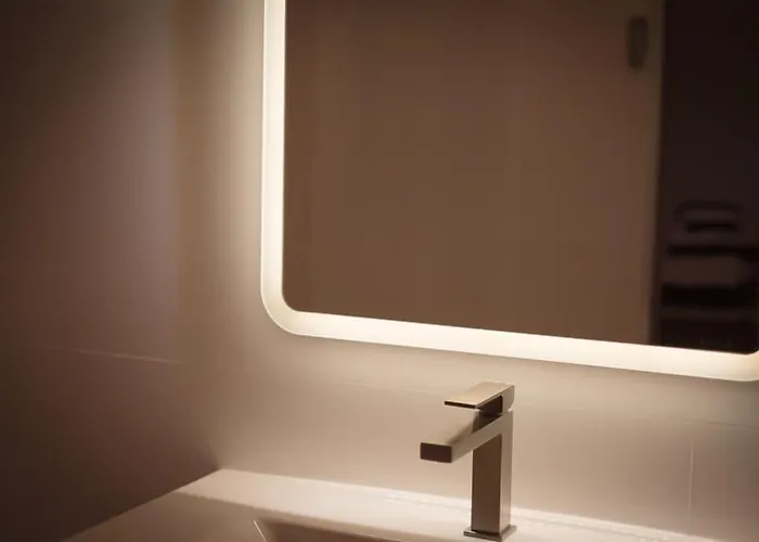 Apartament Five - Parking, Balneotherapie, Place Nationale, Un Havre De Paix