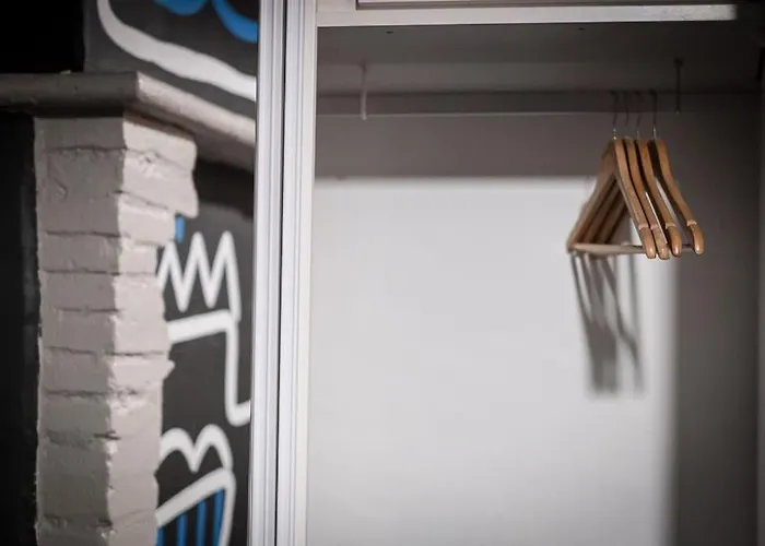 Five - Parking, Balneotherapie, Place Nationale, Un Havre De Paix *