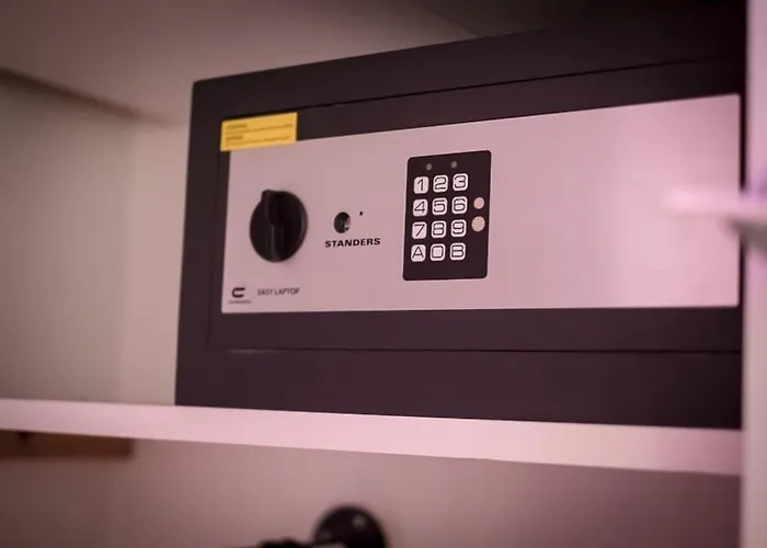 Five - Parking, Balneotherapie, Place Nationale, Un Havre De Paix * Montauban