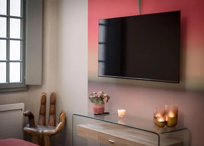 Apartament Five - Parking, Balneotherapie, Place Nationale, Un Havre De Paix