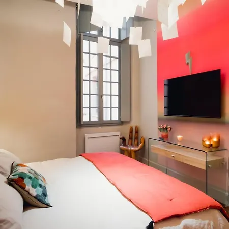 Apartament Five - Parking, Balneotherapie, Place Nationale, Un Havre De Paix