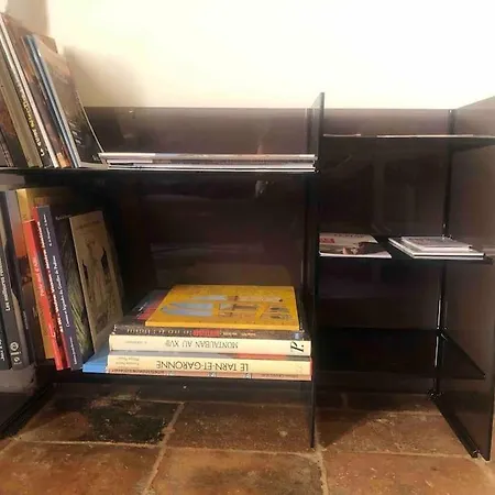 Five - Parking, Balnéothérapie, Place Nationale, Un Havre De Paix