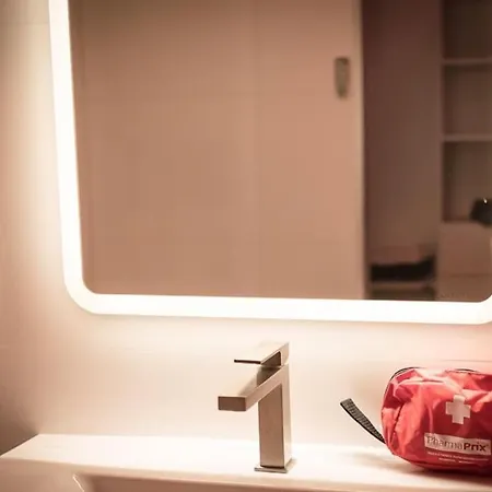 Five - Parking, Balnéothérapie, Place Nationale, Un Havre De Paix * Montauban